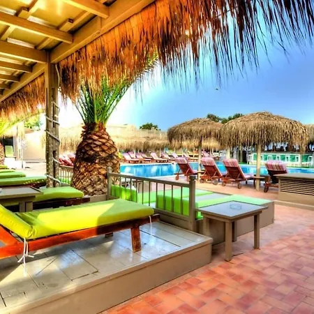 Lägenhetshotell Joy ηotel 4*