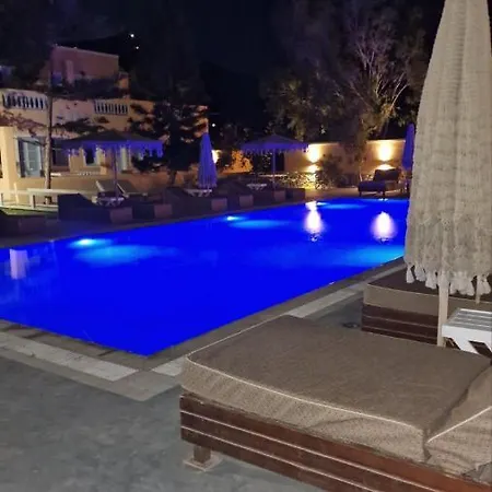 Joy ηotel Perivolos (Santorini)