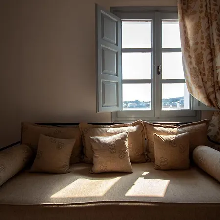 Joy ηotel Perivolos (Santorini)