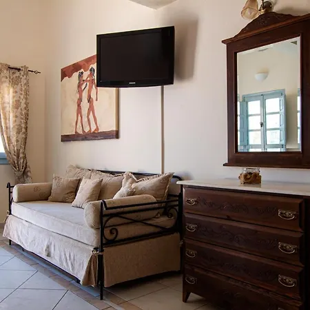 Joy ηotel Perivolos (Santorini)