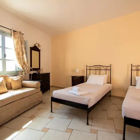 Joy ηotel 3* Perivolos (Santorini)