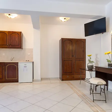 Joy ηotel Perivolos (Santorini)