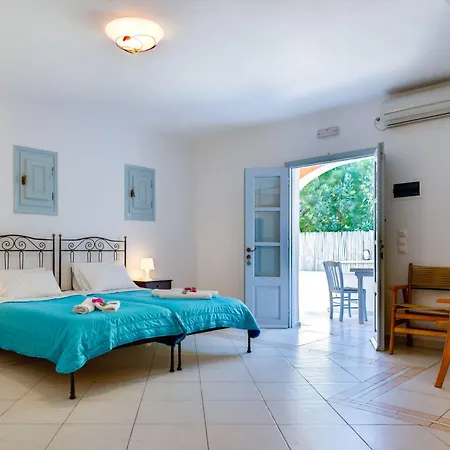 Joy ηotel Perivolos (Santorini)