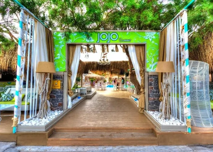 Aparthotel Joy ηotel 4*