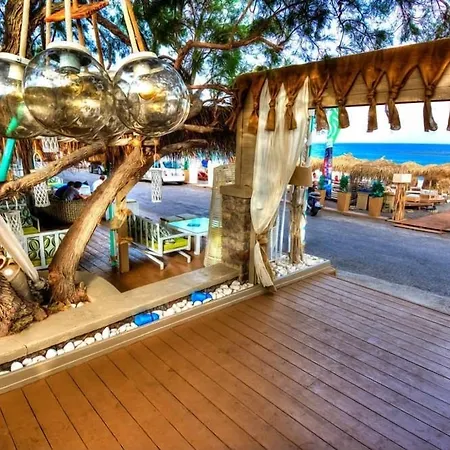 Joy ηotel מלון דירות פריבולוס