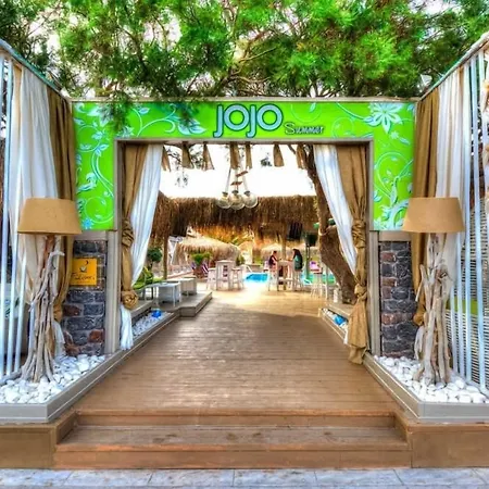 מלון דירות Joy ηotel 4*